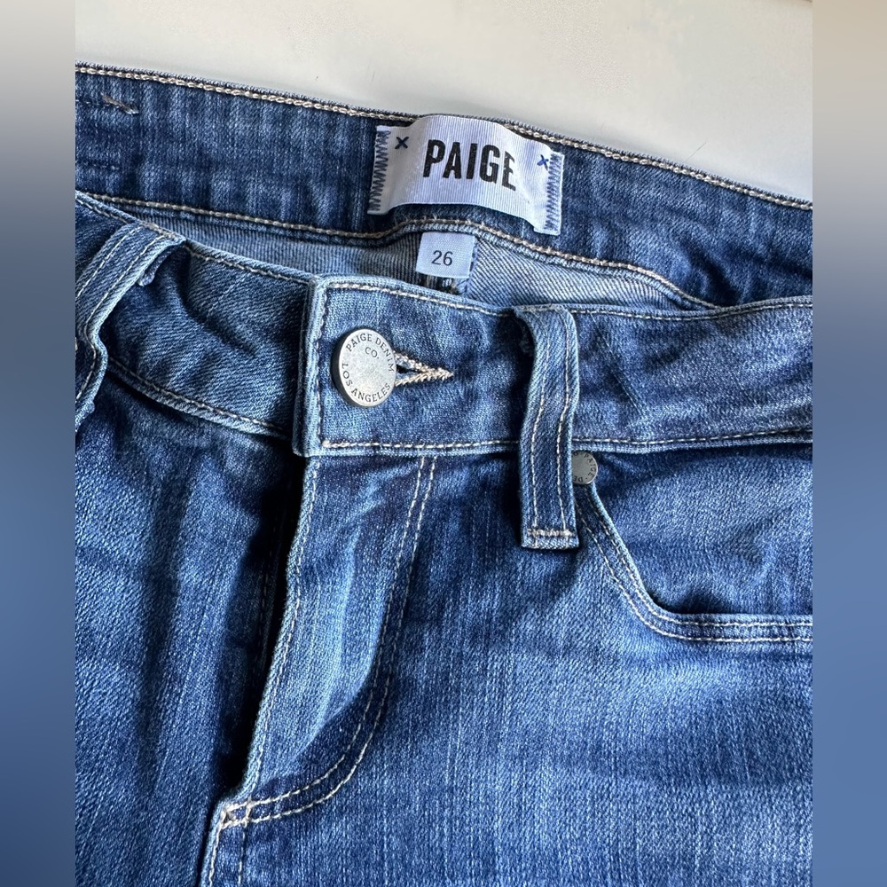 Size 26 Paige cropped jeans good condition